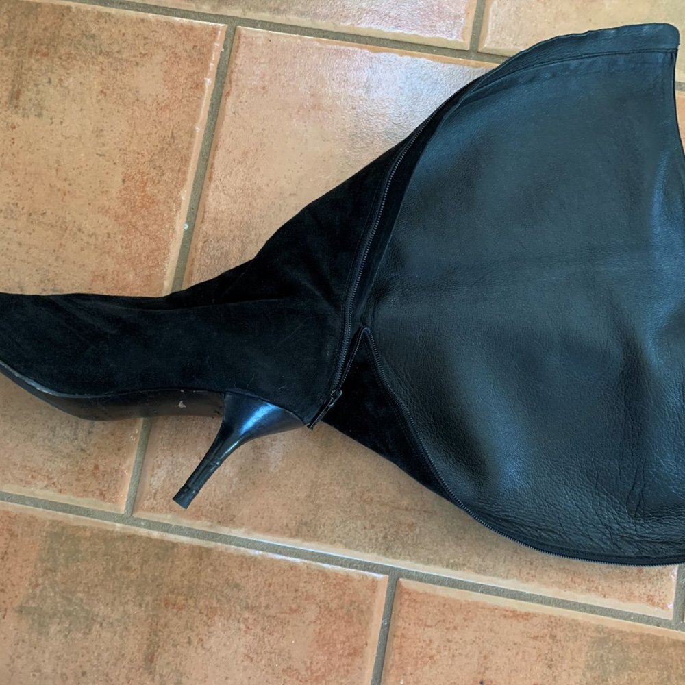 HELMUT LANG BLACK SUEDE BOOTS SIZE 37 OR 7 - Picture 9 of 10